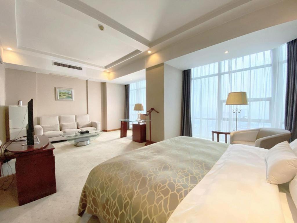 Nanchang Galactic Peace International Hotel Exterior photo