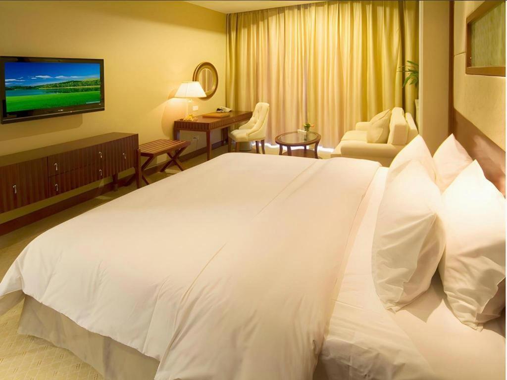 Nanchang Galactic Peace International Hotel Exterior photo